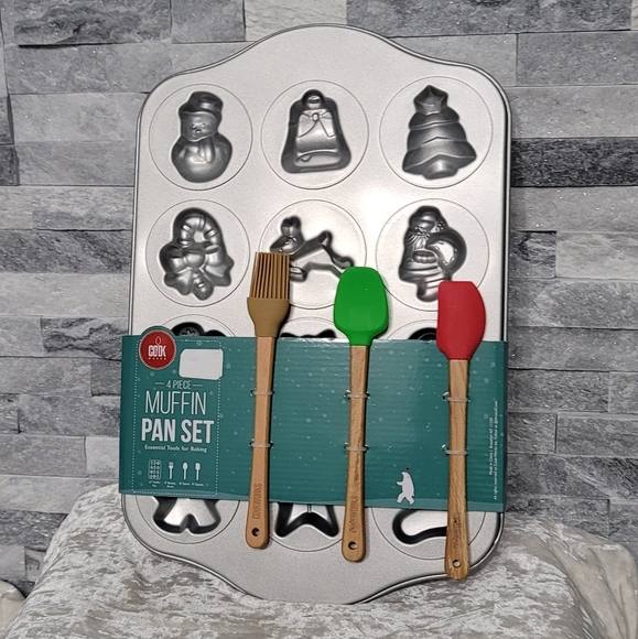 Christmas Muffin 4 Piece Pan Set - Picture 1 of 4